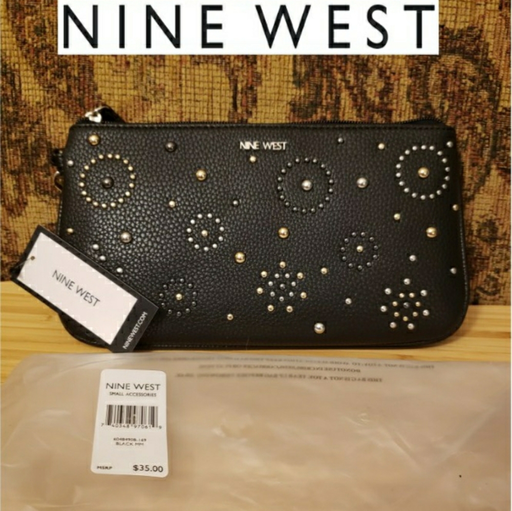 NWT⭐ NINE WEST Leather Wristlet, Black